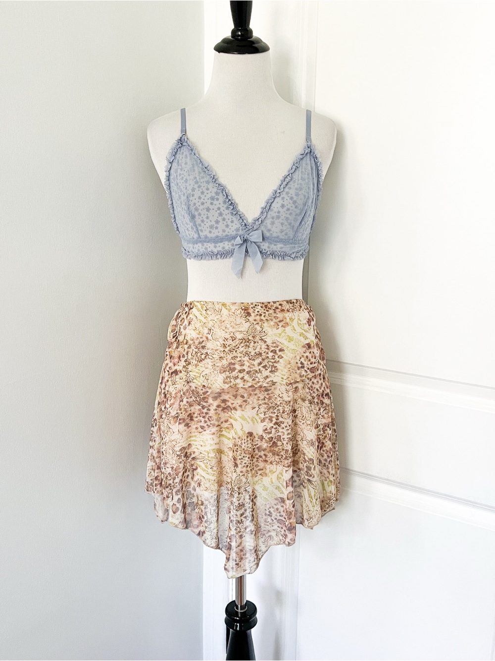 See You Monday Asymmetrical Floral Skirt in Beige and Pale Yellow - XL